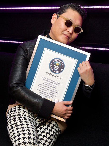 psy-guiness-world-record-certificate-1352456877-view-1